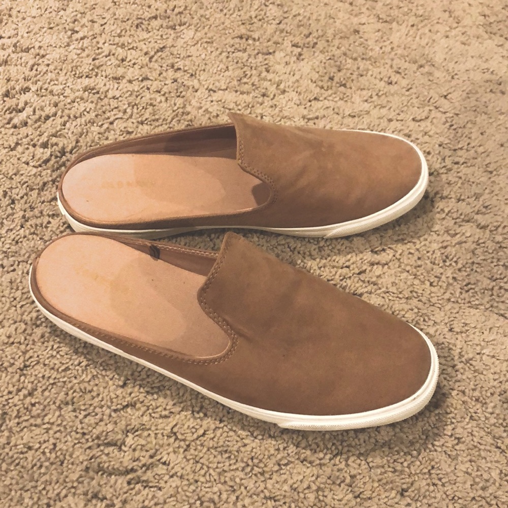 Old Navy Tan Sneaker Mules size 8 with comfy soles